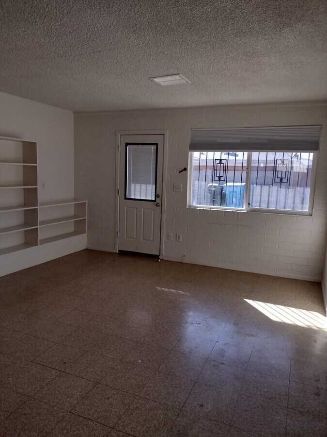 Photo - 1321 W Sahuaro Dr Unit 1