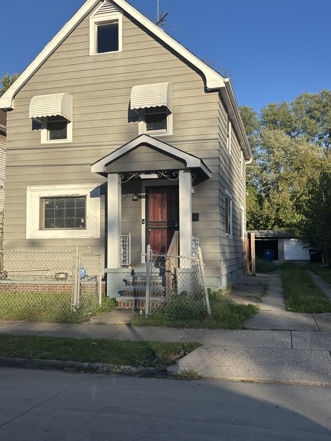 Building Photo - 3069 E 67th St