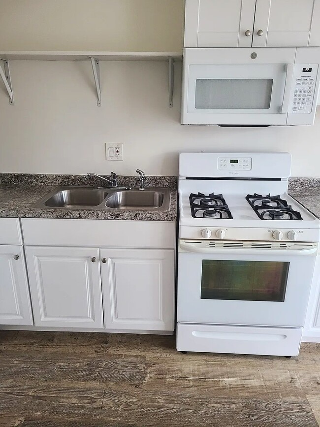 Photo - 1256 1/2 Rolland Curtis Pl