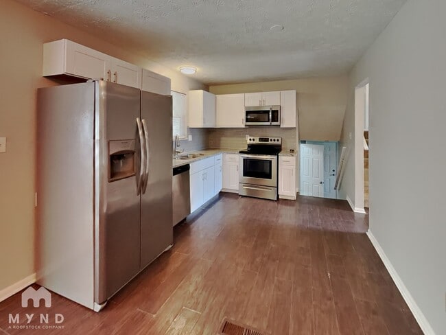 Photo - 1349 Westshire Rd