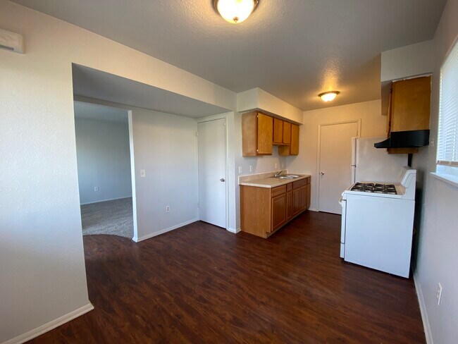 Photo - 2037 Vanderbilt Ct