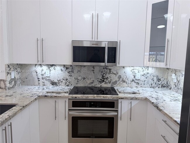 Photo - 16948 SW 137th Passage