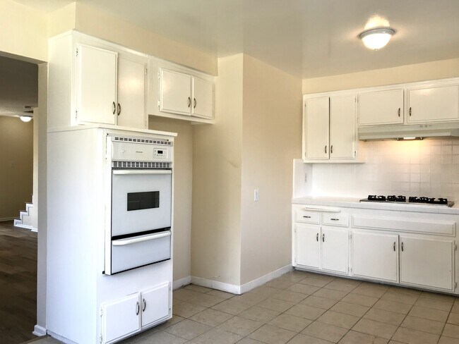 Photo - 4441 W 134th St