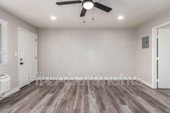 Photo - 8639 N 7th St