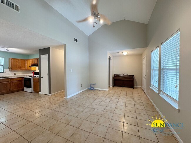 Photo - Spacious 3 Bedroom Home in Mary Esther!