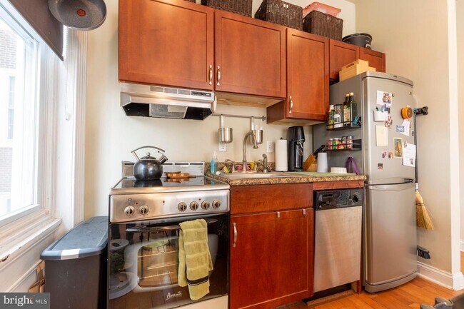 Photo - 1937 Spring Garden St Unit B