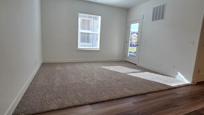 Photo - 6512 Skyline Lp Ln