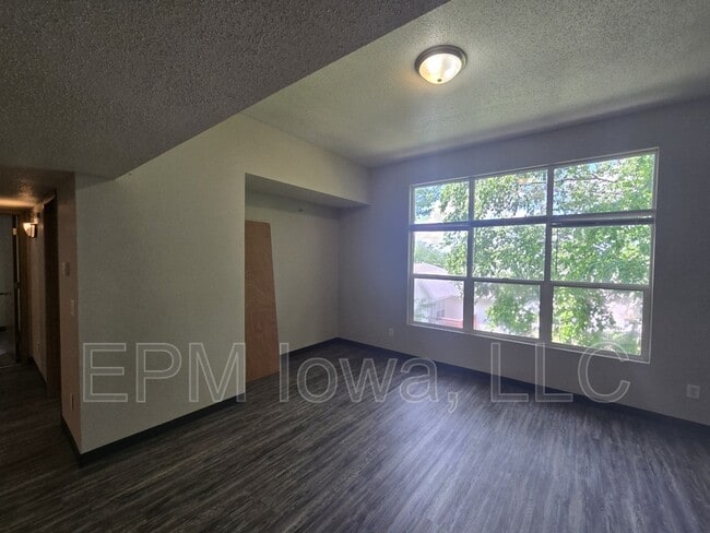 Photo - 64 Miller Ave SW