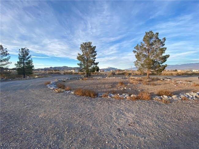 Photo - 4331 W Victoria St