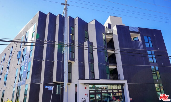 Building Photo - 3004 Sunset Blvd Unit 519