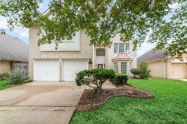 Photo - 304 Lago Vista St