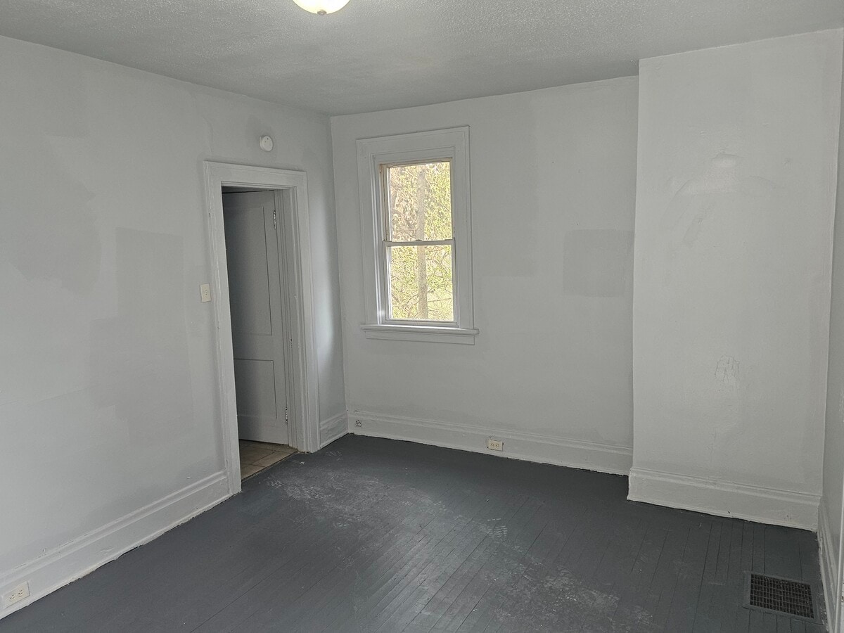 Photo - 597 Trenton Ave Unit 1