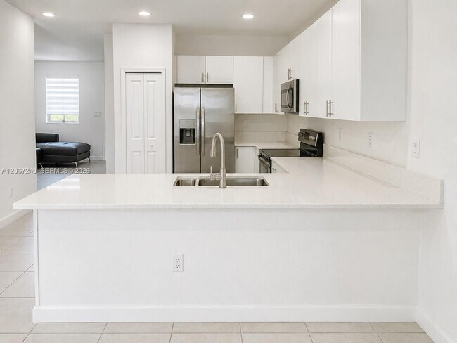 Photo - 2639 SE 10th St