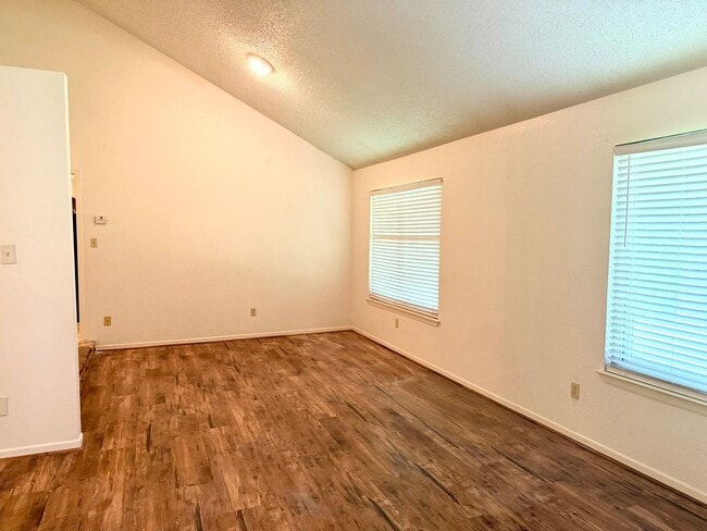 Photo - 108 Stone Canyon Ct