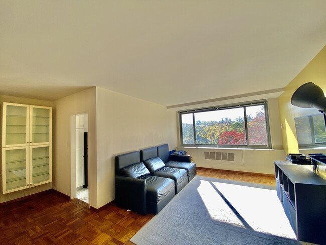 Sunny and bright living room - 4200 Cathedral Ave NW Condo Unit 916