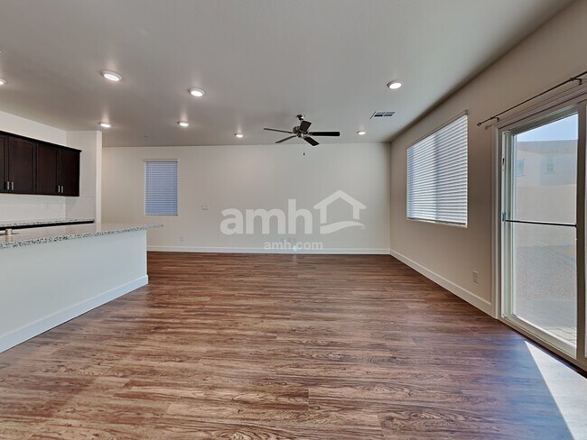 Photo - 80 Cabaletta Ln