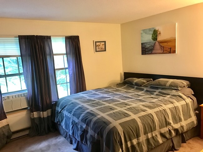 Master Bedroom - 710 Main St Unit 15