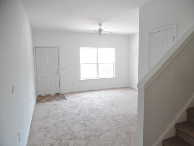 Photo - 118 University Village Dr