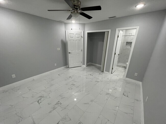 Photo - 1806 Bay St