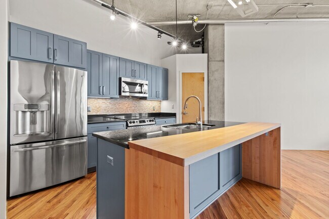 Photo - 3180 Mathieson Dr NE Unit Mathieson Exchange Lofts