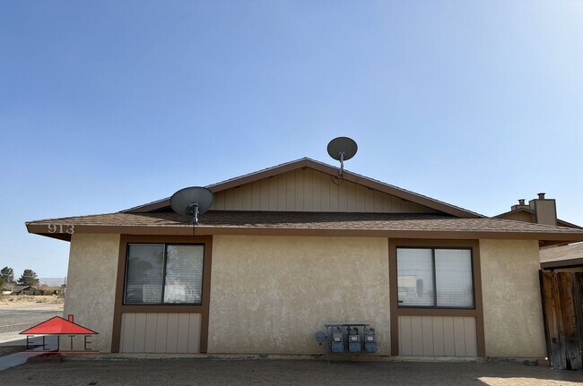 Photo - 913 W Atkins Ave Unit #A