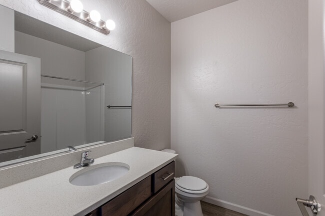 1BR, 1BA - 731 SF - Riverview Lofts