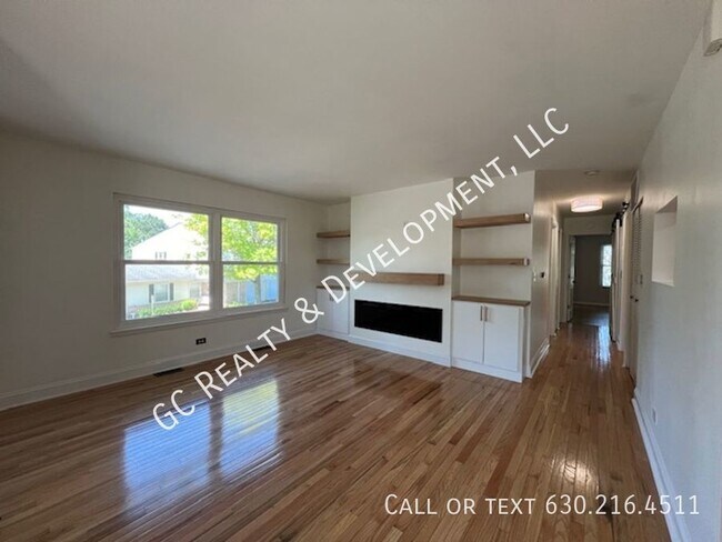 Photo - ***ELK GROVE VILLAGE / FULLY UPDATED / 3 B...