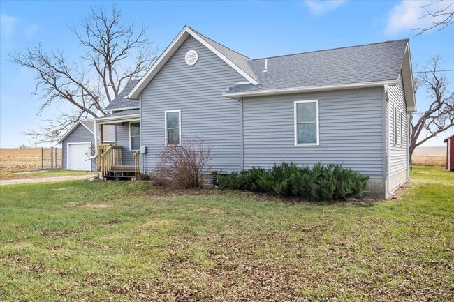 Photo - 3037 Swan Lake Rd NE