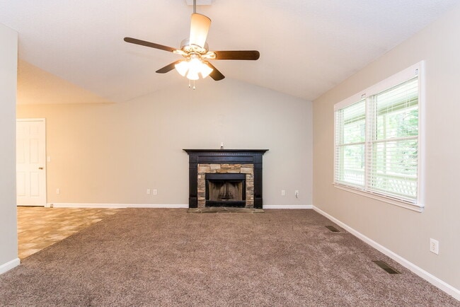 Photo - 18 Black Water Dr