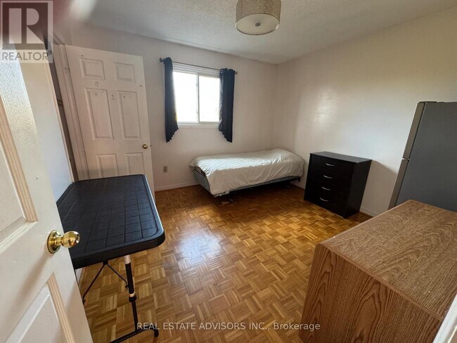 Photo - 103 Belmont Crescent