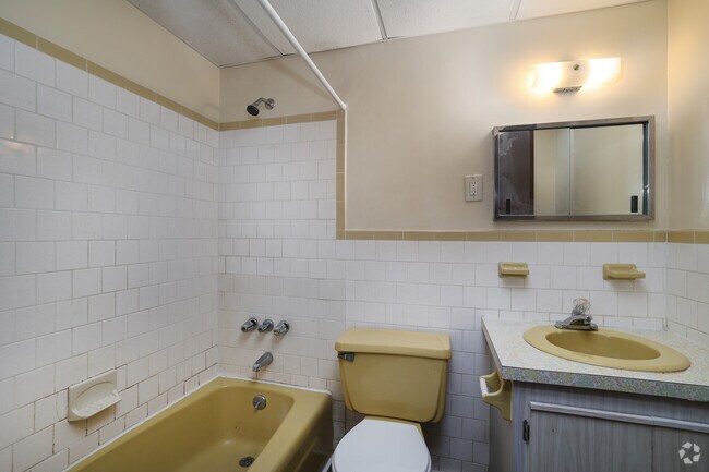 1 habitación, 1 baño - 825 pies cuadrados - Baño