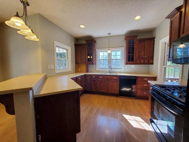 Photo - 958 Flynn McPherson Rd