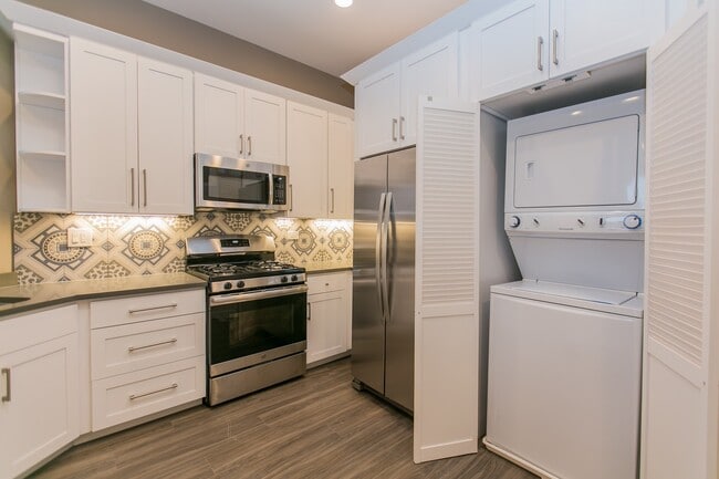 Photo - 2324 N Clark St Unit Apt 3