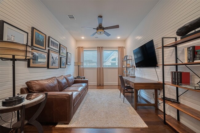 Photo - 2418 Sandhill Crest Ln