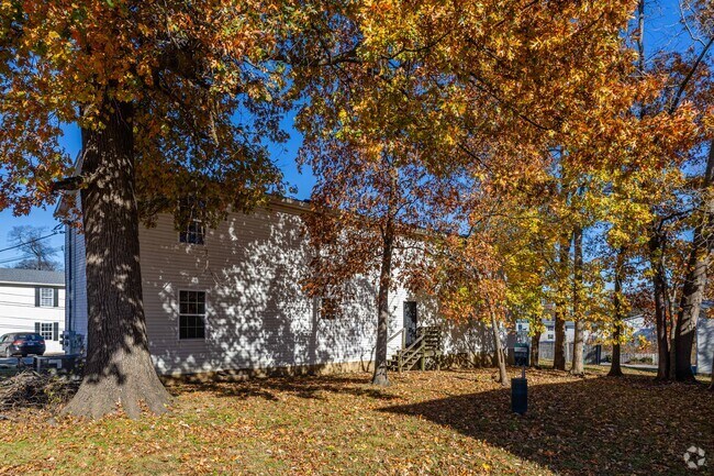 Outdoor Space - Magnolia Village Apartments