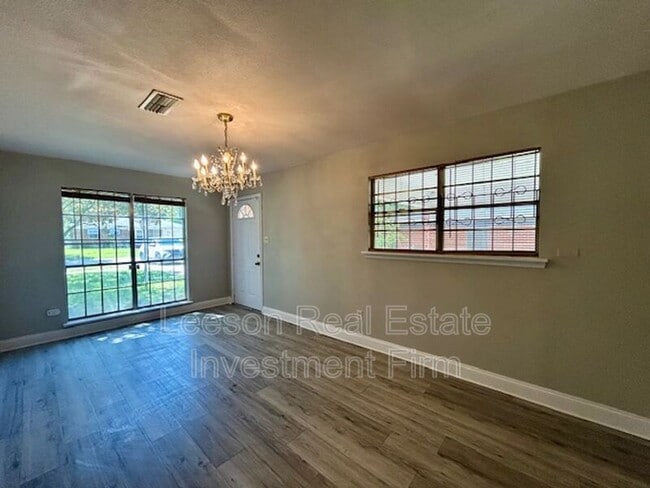 Photo - 317 Oregon Ave