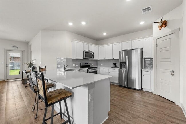 Photo - 13900 Mcarthur Dr