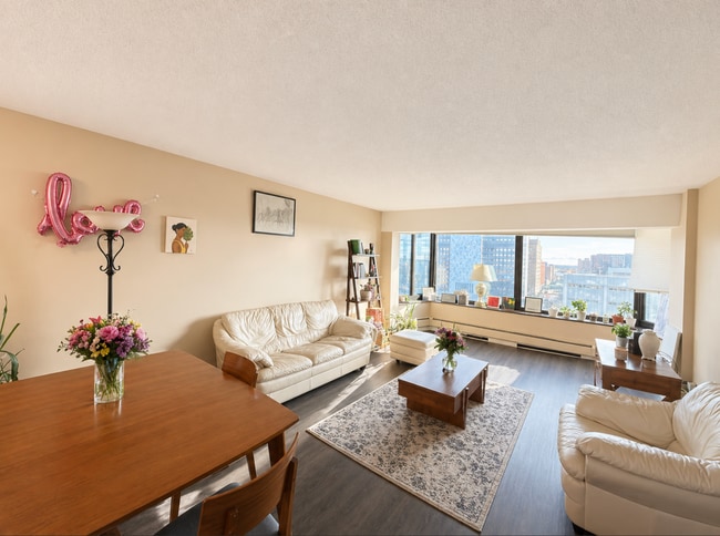 Building Photo - 207 5th Ave SW Unit Rochester Towers - Apartment 708