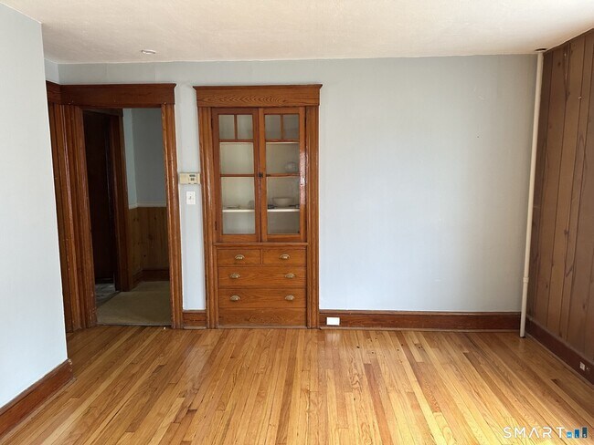 82 Lorenzo St Unit 2nd floor