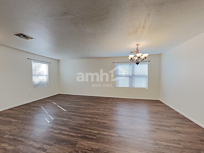 Photo - 5030 E Dale Ln