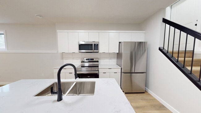 Photo - 10201-10126 126 Ave