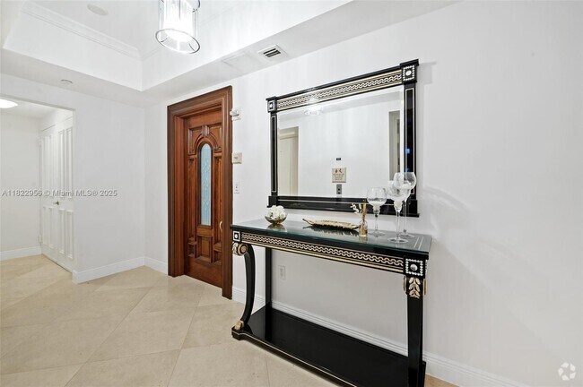 Building Photo - 17875 Collins Ave Unit 702 Rental