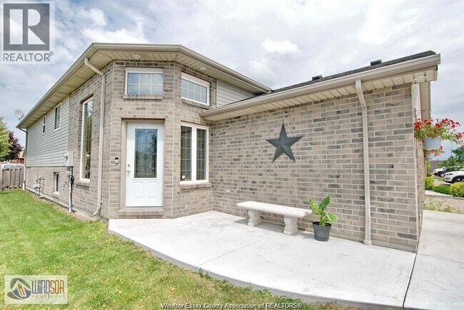 Photo - 1526 Highnoon Dr