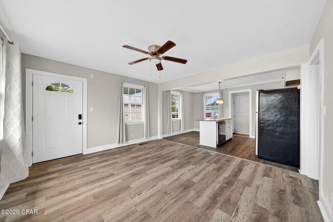 Photo - 1114 McKenzie Ave