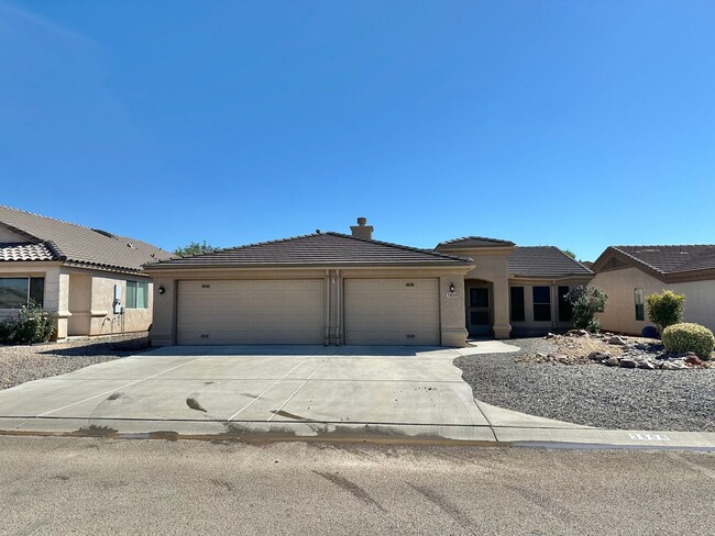 Beautiful 3 bedroom, 3 garage home in Chap... - Beautiful 3 bedroom, 3 garage home in Chap...