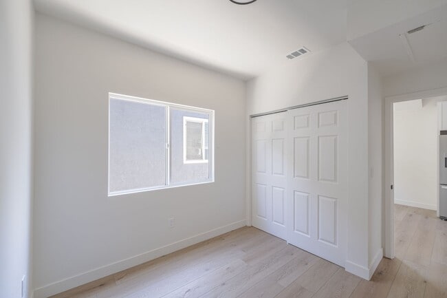 Photo - 2860 Webster Ave Unidad 2851-1