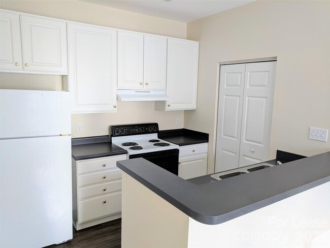 Photo - 917 Shearer St