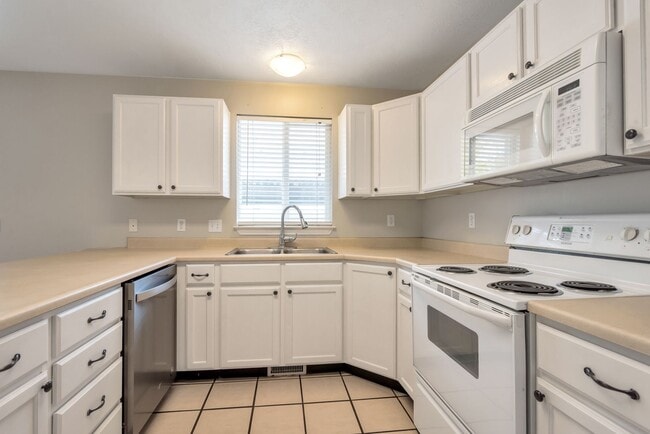 Photo - Available Now!   4 bedrooms, 3 1/2 baths P...