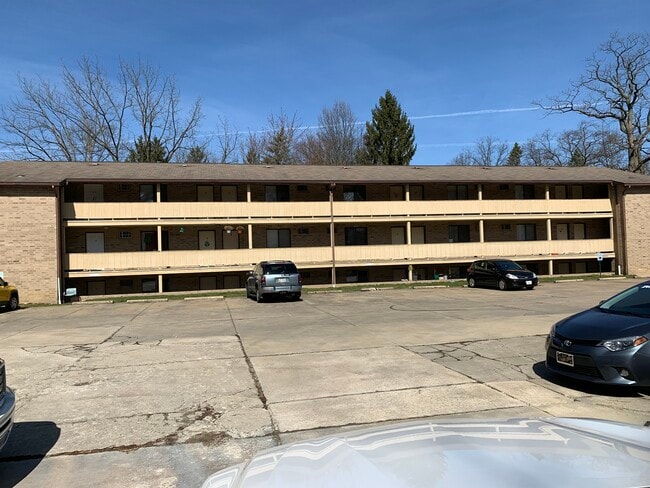Building Photo - 2376 E Market St