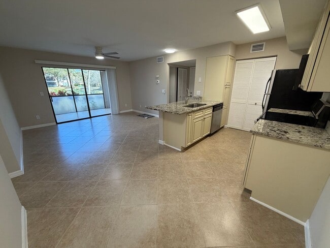 Building Photo - ANNUAL RENTAL - 1 BED / 1 BATH AT OASIS